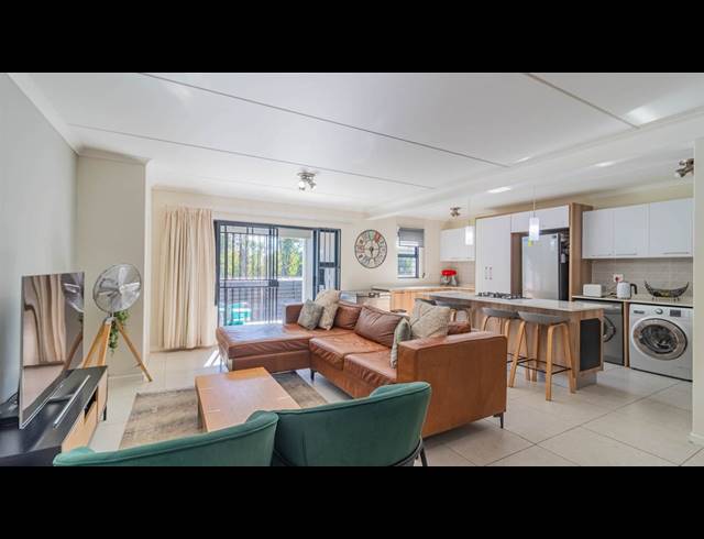 3 BEDROOM APARTMENT FOR SALE IN LONGLAKE